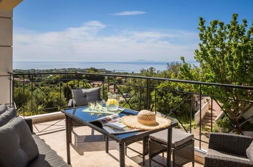 Villa Evita Country House with Sea View, Garden, Terrace & Wi-Fi
