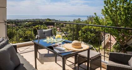 Villa Evita Country House with Sea View, Garden, Terrace & Wi-Fi