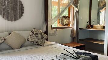 4 bedrooms, WiFi, bed sheets