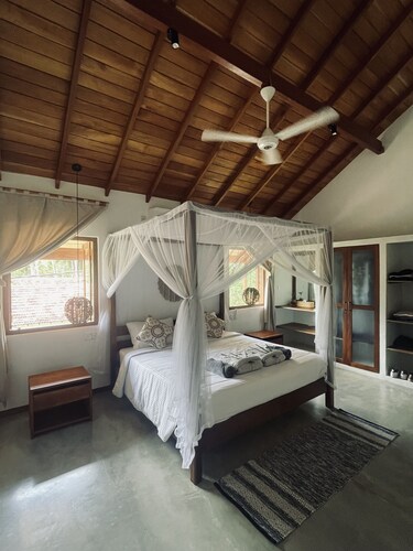Ocean Divine - Beach Villa with 4 ensuite bedrooms and swimming pool