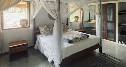 Ocean Divine - Beach Villa with 4 ensuite bedrooms and swimming pool