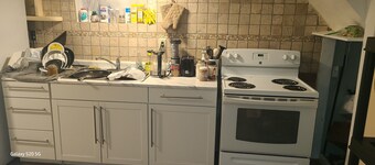 Cozy Bl1 Bedroom Basment In Newmarket All Amenities + Playstation 4 & Netflix