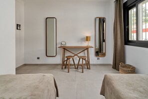 2 slaapkamers, een strijkplank/strijkijzer, gratis wifi, beddengoed