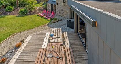 Maison de vacances 'Villa Léonie - Piscine Intérieure' avec terrasse, jardin et Wi-Fi