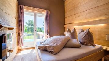 5 bedrooms, bed sheets