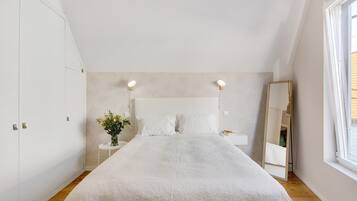 1 habitación, tabla de planchar con plancha, wifi gratis y ropa de cama