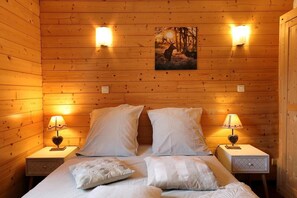 2 dormitorios, tabla de planchar con plancha, wifi gratis y ropa de cama