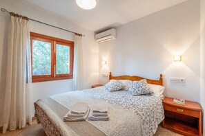 3 makuuhuonetta, ilmainen Wi-Fi, vuodevaatteet, pääsy pyörätuolilla