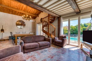 TV - Villa "Montady" with Private Pool, Private Terrace and Wi-Fi (Montady)