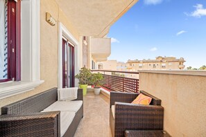 Property grounds - Apartment 'Lavanda' with Private Pool, Private Terrace and Wi-Fi (Orihuela)