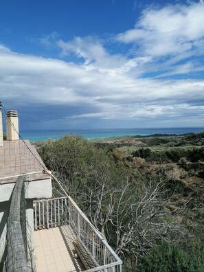 Property grounds - Holiday Home 'Selvaggia' with Sea View, Wi-Fi and Air Conditioning (Badolato)