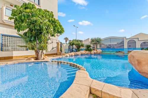 Apartment 'Mandarín Playamarina 2' with Shared Pool, Wi-Fi and Air Conditioning