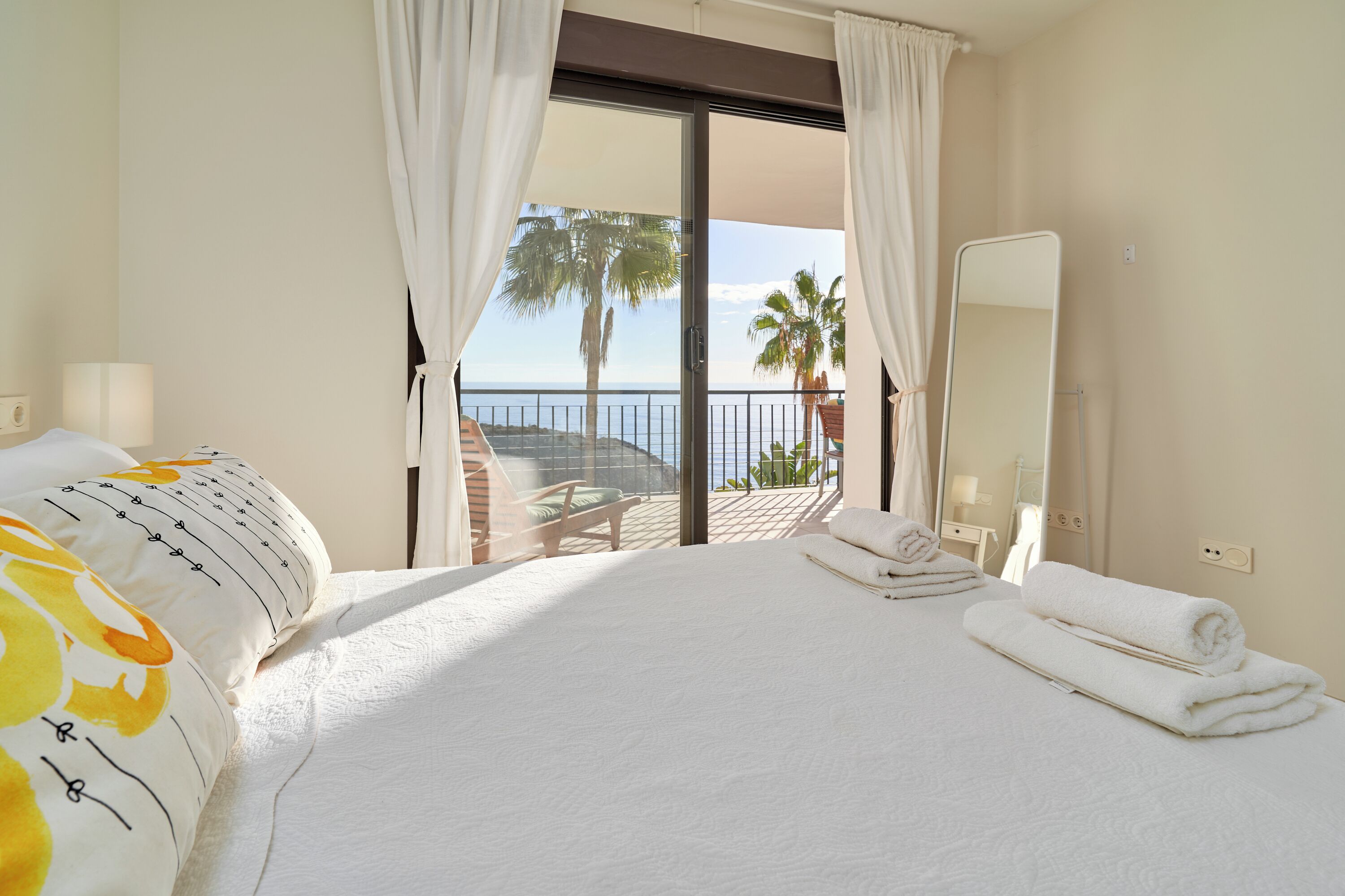 2 slaapkamers, een strijkplank/strijkijzer, gratis wifi, beddengoed