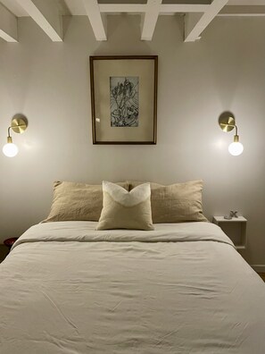 1 bedroom, desk, free WiFi, bed sheets