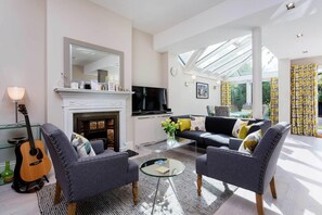 5 bedrooms, Internet - Webster Gardens in London (London)