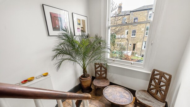 Unclassified image, 1 of 37, button - Vintage Elegance in Finsbury Park (London)