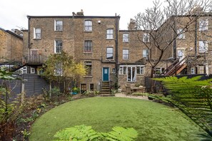 5 bedrooms, Internet - Vintage Elegance in Finsbury Park (London)