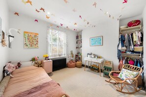 5 bedrooms, Internet - Vintage Elegance in Finsbury Park (London)