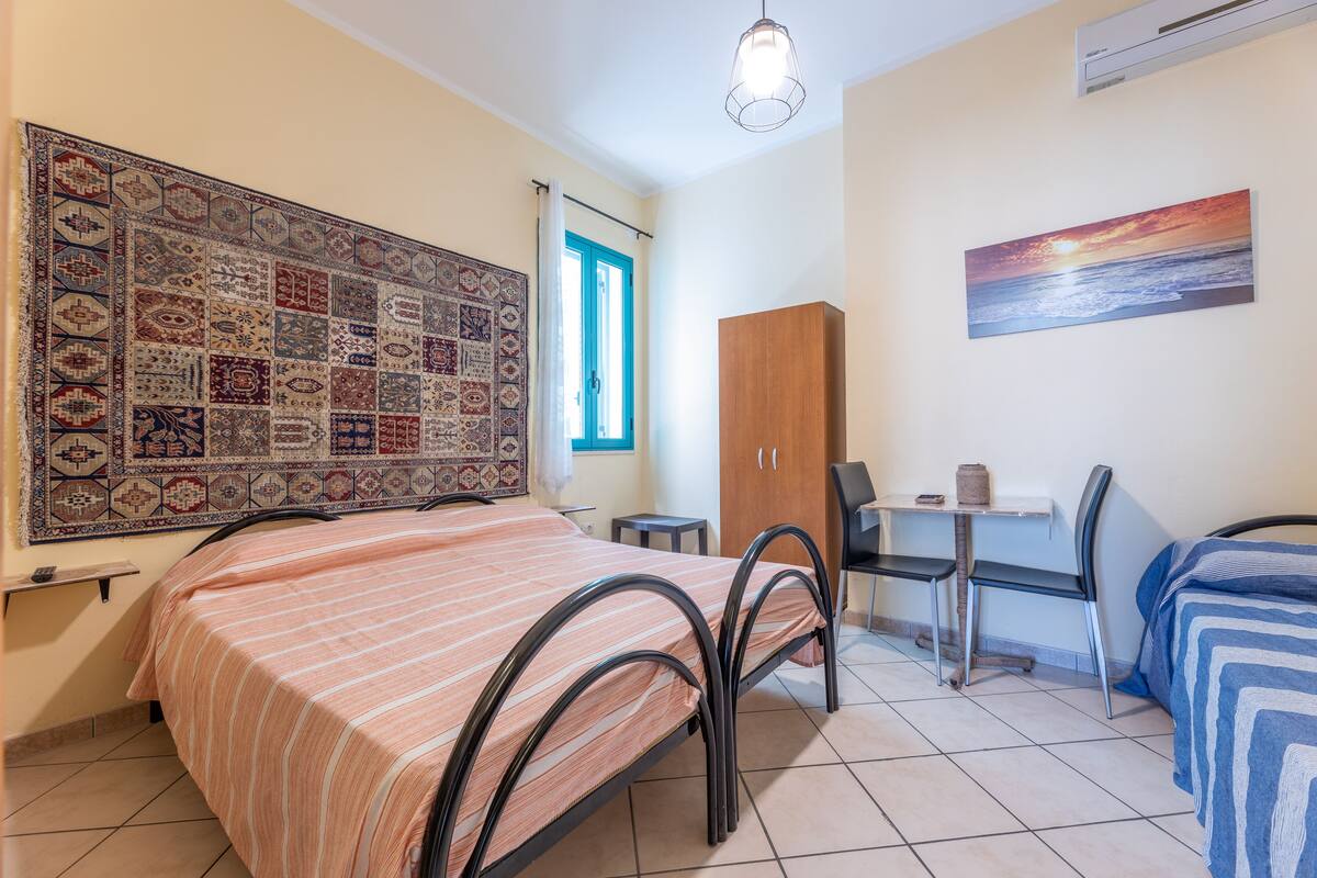Triple Room | In-room safe, free WiFi, bed sheets