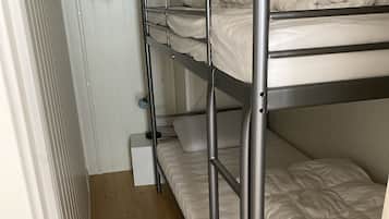 Basic Apartment | 2 bedrooms, free WiFi, bed sheets