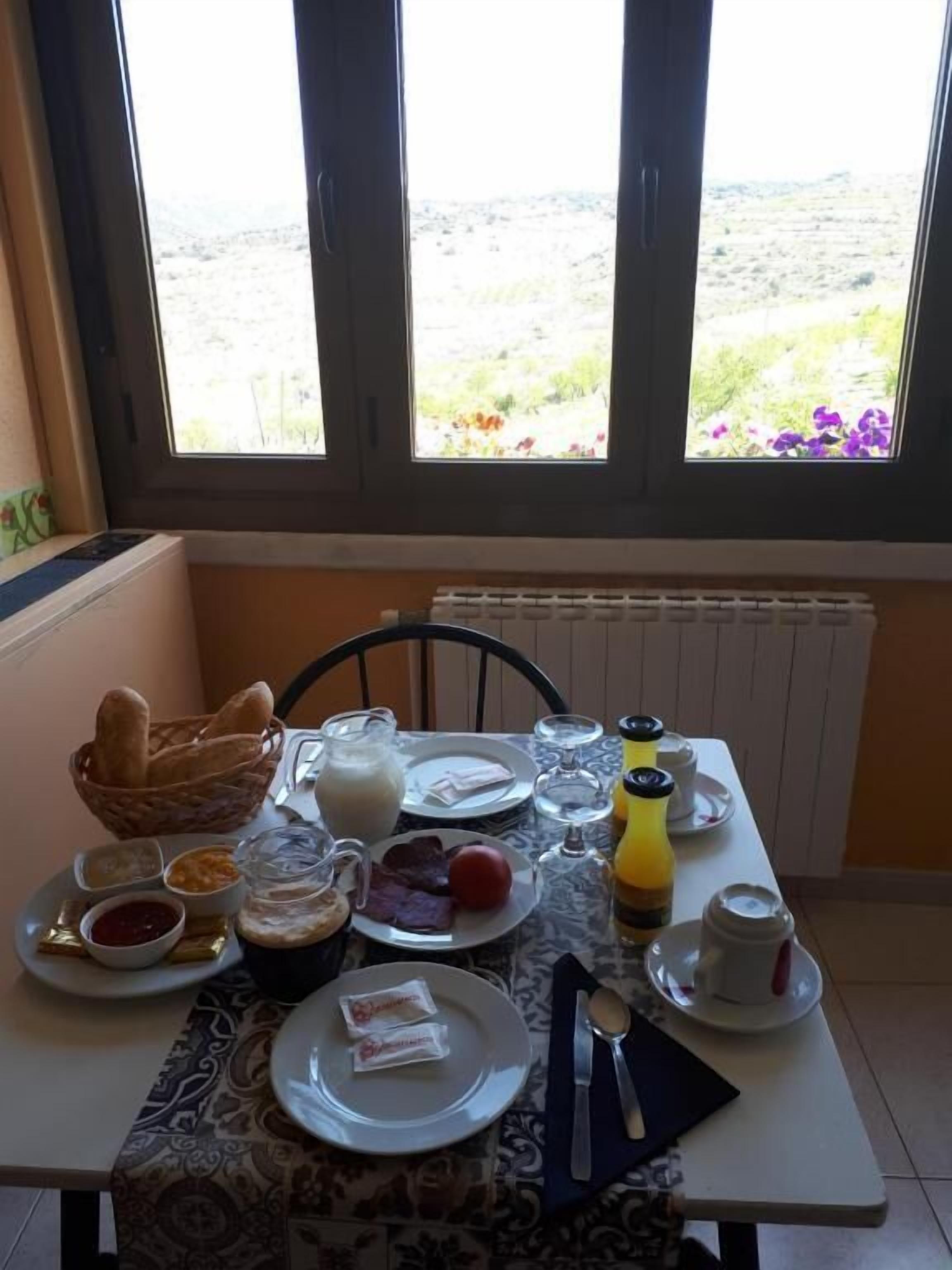 Daily full breakfast (EUR 5 per person)