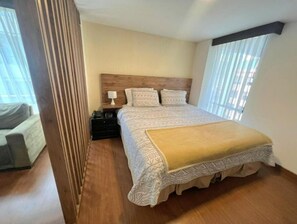 1 bedroom, in-room safe, desk, iron/ironing board