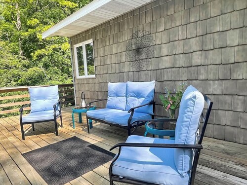 Lakefront Retreat in Gleason