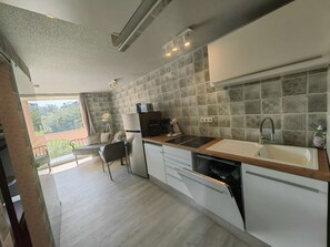 Kühlschrank, Herdplatte, Geschirrspüler