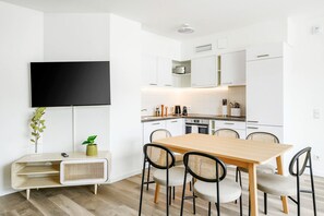 Two-Bedroom Penthouse + rooftop terrace | Private kitchen | Fridge, stovetop, espresso maker, electric kettle - Limehome Budapest Mosonyi u. 4 (Budapest)