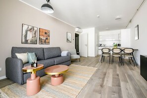 Two-Bedroom Penthouse + rooftop terrace | Living area | 50-inch Smart TV with satellite channels, TV - Limehome Budapest Mosonyi u. 4 (Budapest)