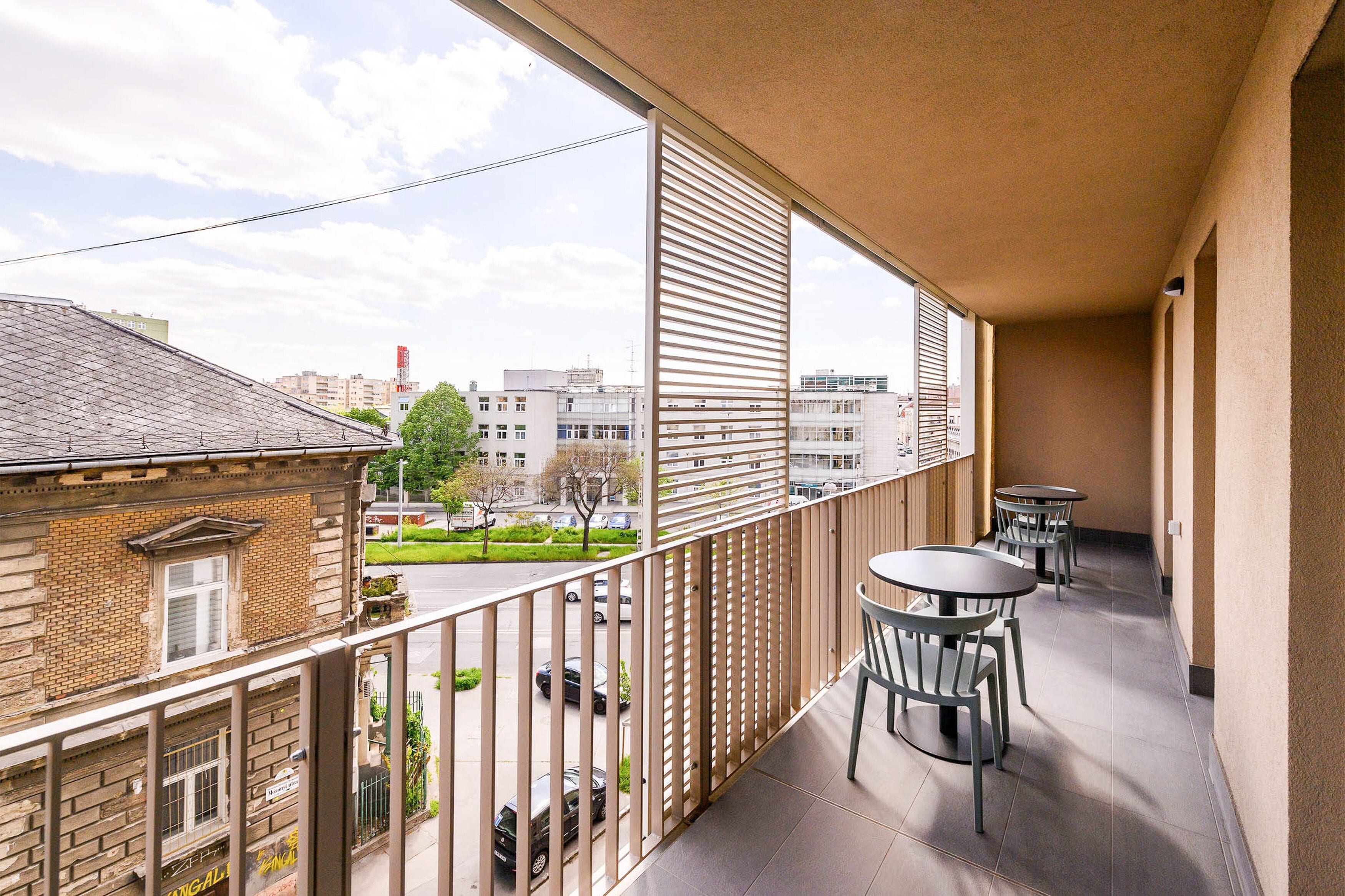 Two-Bedroom Suite with balcony | Terrace/patio