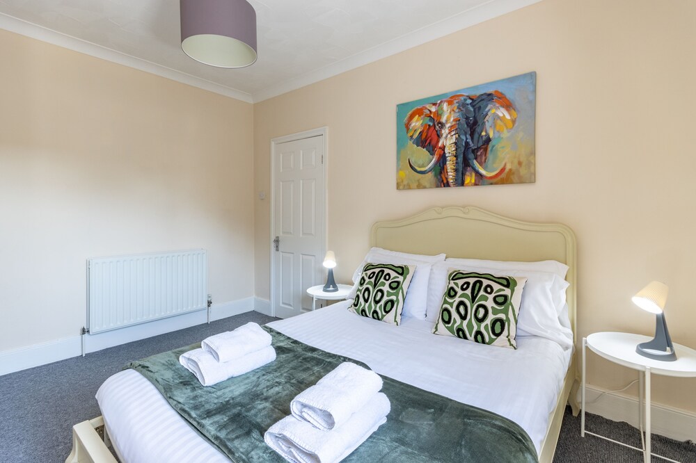 Central 2BR Gem Southampton Stay Southampton Vrbo