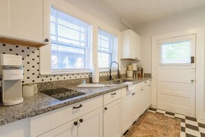 Fridge, microwave, dishwasher, coffee/tea maker