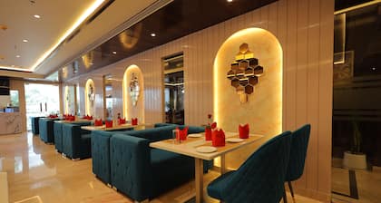 Hotel Taj Crown Plaza