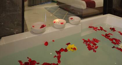 Hotel Taj Crown Plaza