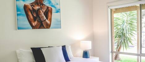 4 habitaciones, tabla de planchar con plancha, wifi y ropa de cama