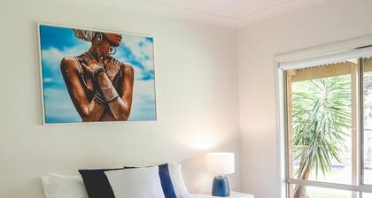 Wharparilla House - Echuca - Large family home with pool