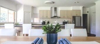 Wharparilla House - Echuca - Large family home with pool