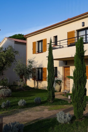 Apartamento, 1 quarto, sacada, vista para o jardim | Vista do quarto