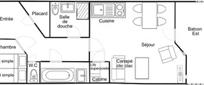 Grundriss eines Hotels mit Schlafzimmer, Badezimmer, Küchenzeile, Essbereich, Balkon und Wohnzimmer.
