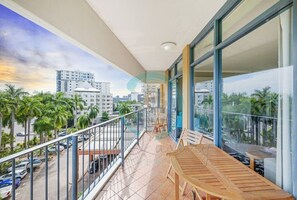 Premier Apartment | Pemandangan balkoni