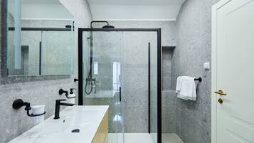 Design Villa | Bathroom | Shower, hair dryer, bathrobes, heated floors