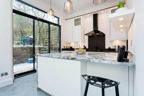 4 bedrooms, Internet - Highgate Style in London (London)