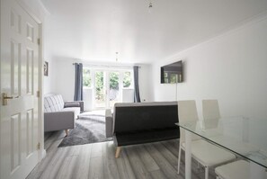 3 bedrooms, WiFi, bed sheets