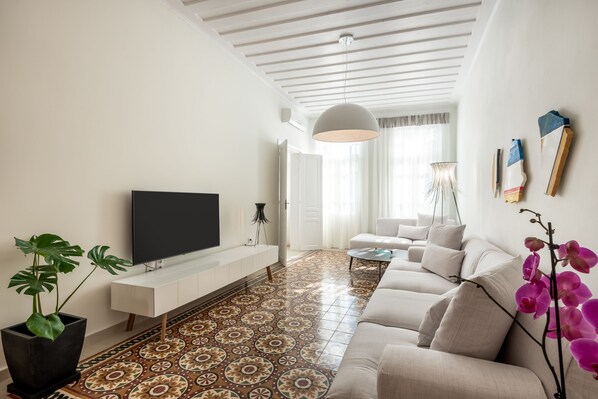 Smart TV - On Luxury Chania (Chania)