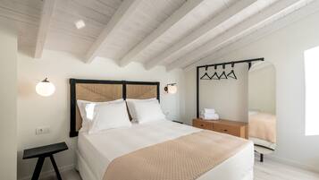 3 sovrum, skrivbord, strykjärn/strykbräda och resesäng