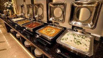 Desayuno buffet todos los días (con cargo)