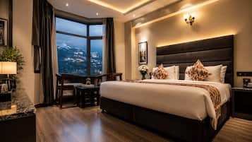 Habitación doble Deluxe | Ropa de cama de alta calidad y escritorio