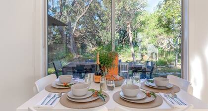 Kangaroo Cottage – Where coast and bush meet