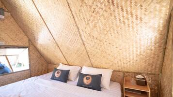 Casa de campo, 1 cama doble, vistas al jardín | 1 dormitorio, escritorio, wifi gratis